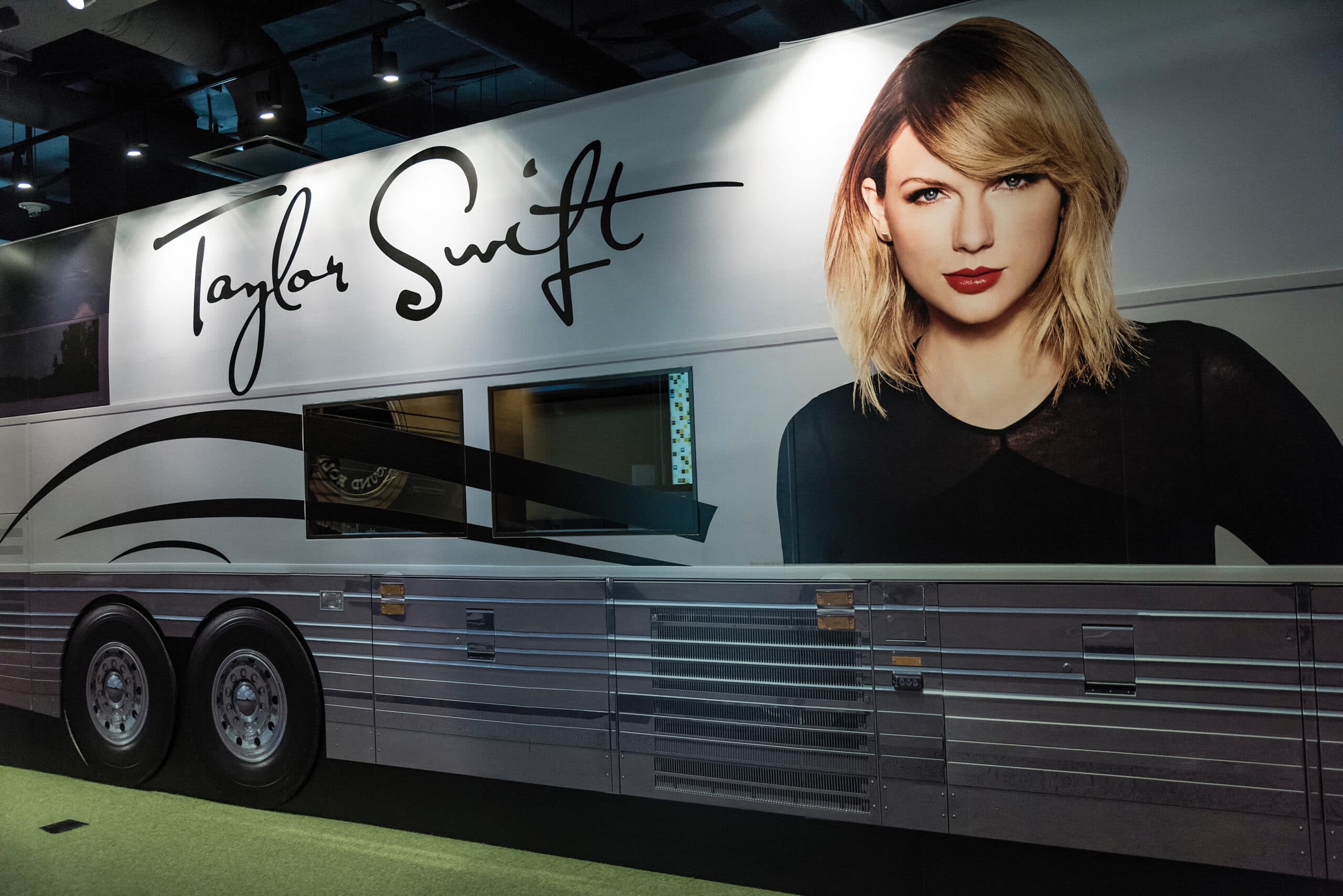 KTR7FB Taylor Swift tour bus exhibit, Country Music Hall of Fame, Nashville, Tennessee, USA.